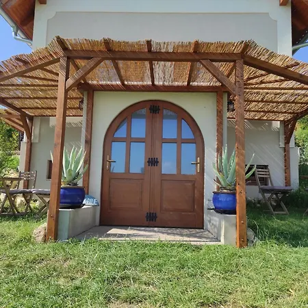 Napraszallas Vendeghaz 4* Balatonakali